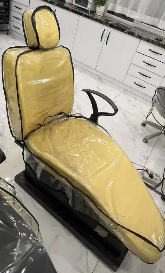 صندلی اصلاح و میکاپ|آرایشگاه و سالن‌های زیبایی|خمین, |دیوار