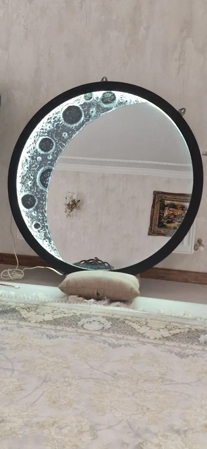 آینه بزرگ ماه|آینه|ارومیه, |دیوار