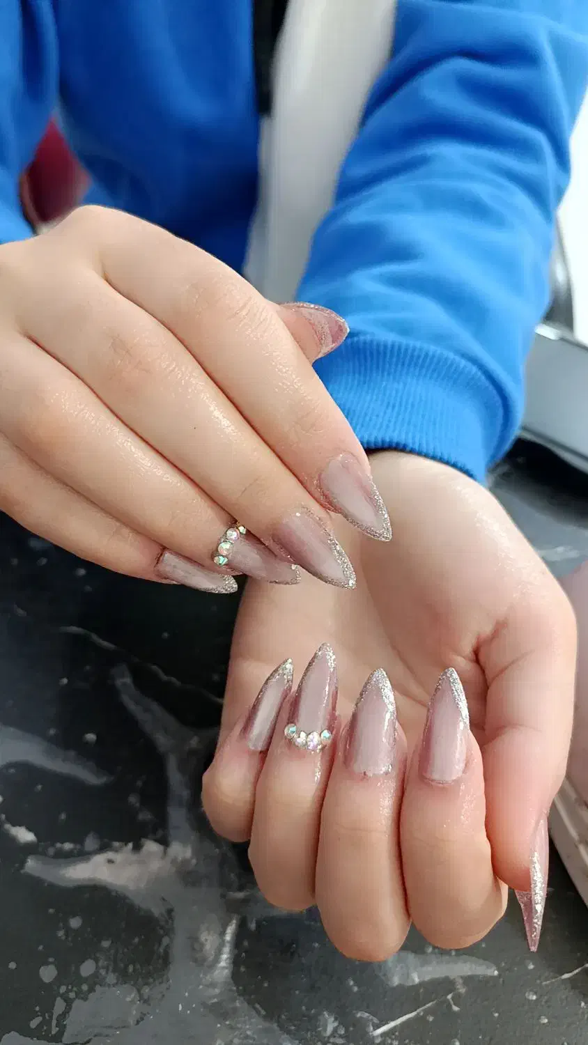 کاشت ناخن ۲۵۰|خدمات آرایشگری و زیبایی|الوند, |دیوار