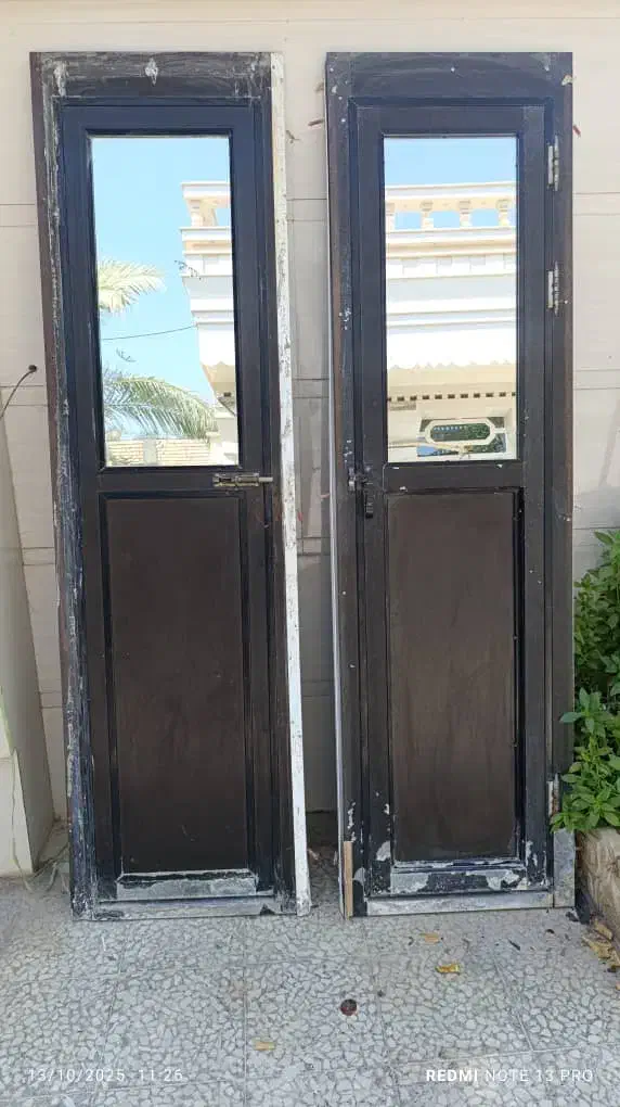 درب|مصالح و تجهیزات ساختمان|کنار تخته و کمار, |دیوار