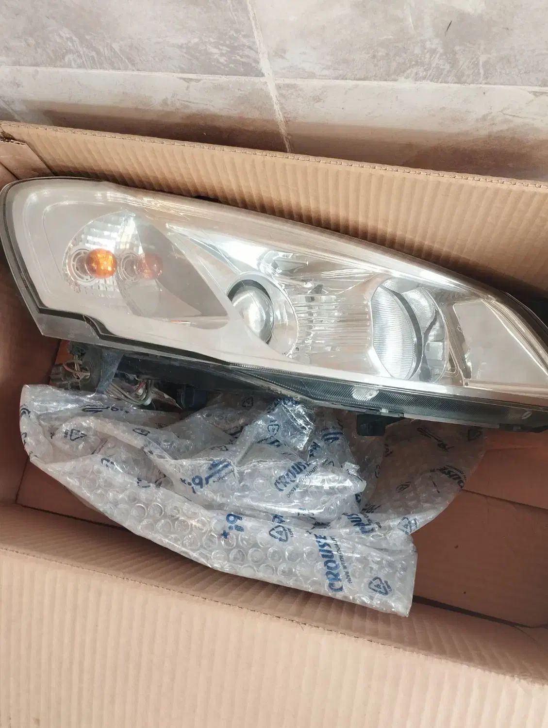 چراغ جلو رانا|قطعات یدکی و لوازم جانبی|همدان, |دیوار