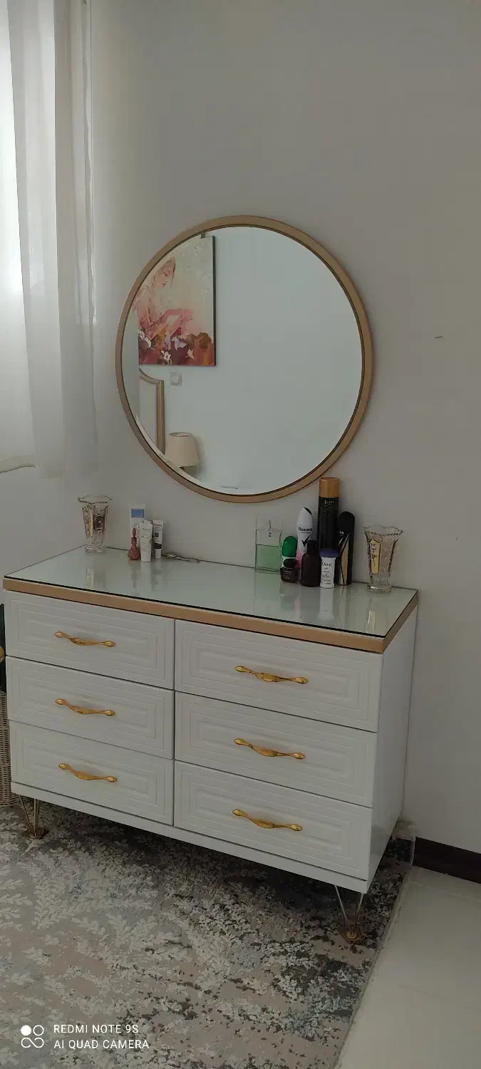 سرویس خواب سفید طلایی نو|تخت و سرویس خواب|شاهینشهر, خانه کارگر|دیوار