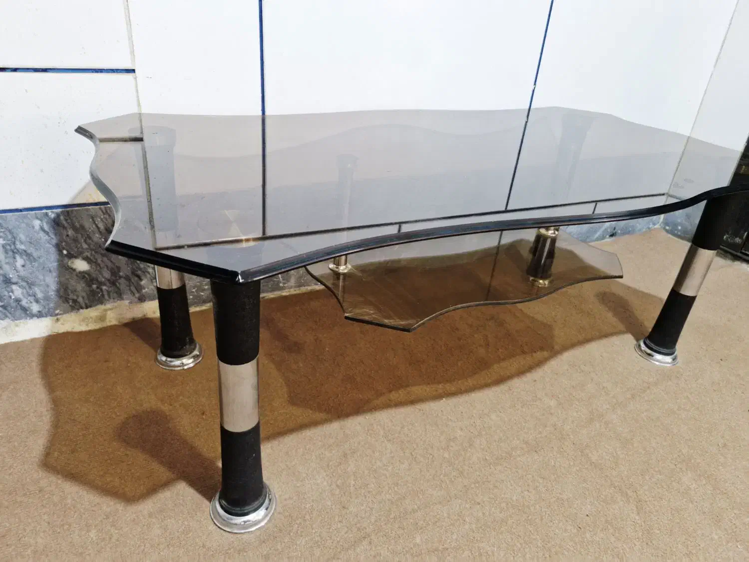 میز شیشه ای|میز و صندلی غذاخوری|اهواز, زندوکیلی|دیوار