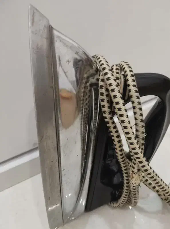 اتو قدیمی سالم|کلکسیون اشیاء عتیقه|تهران, تهرانپارس غربی|دیوار