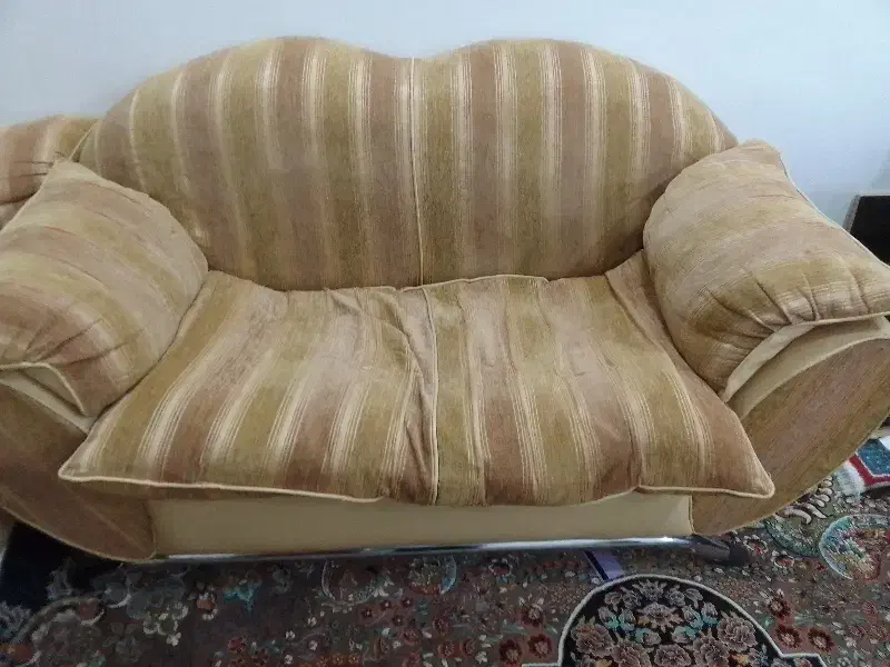 مبل۷نفره به فروش  میرسند|مبلمان خانگی و میز عسلی|زاغه, |دیوار