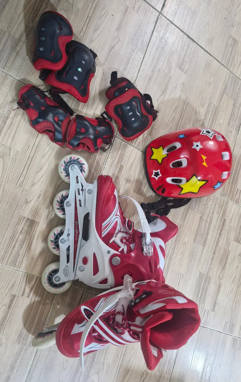 اسکیت همراه با تجهیزات کامل سایز ۳۸ تا ۴۱|دوچرخه، اسکیت، اسکوتر|رشت, گلسار|دیوار