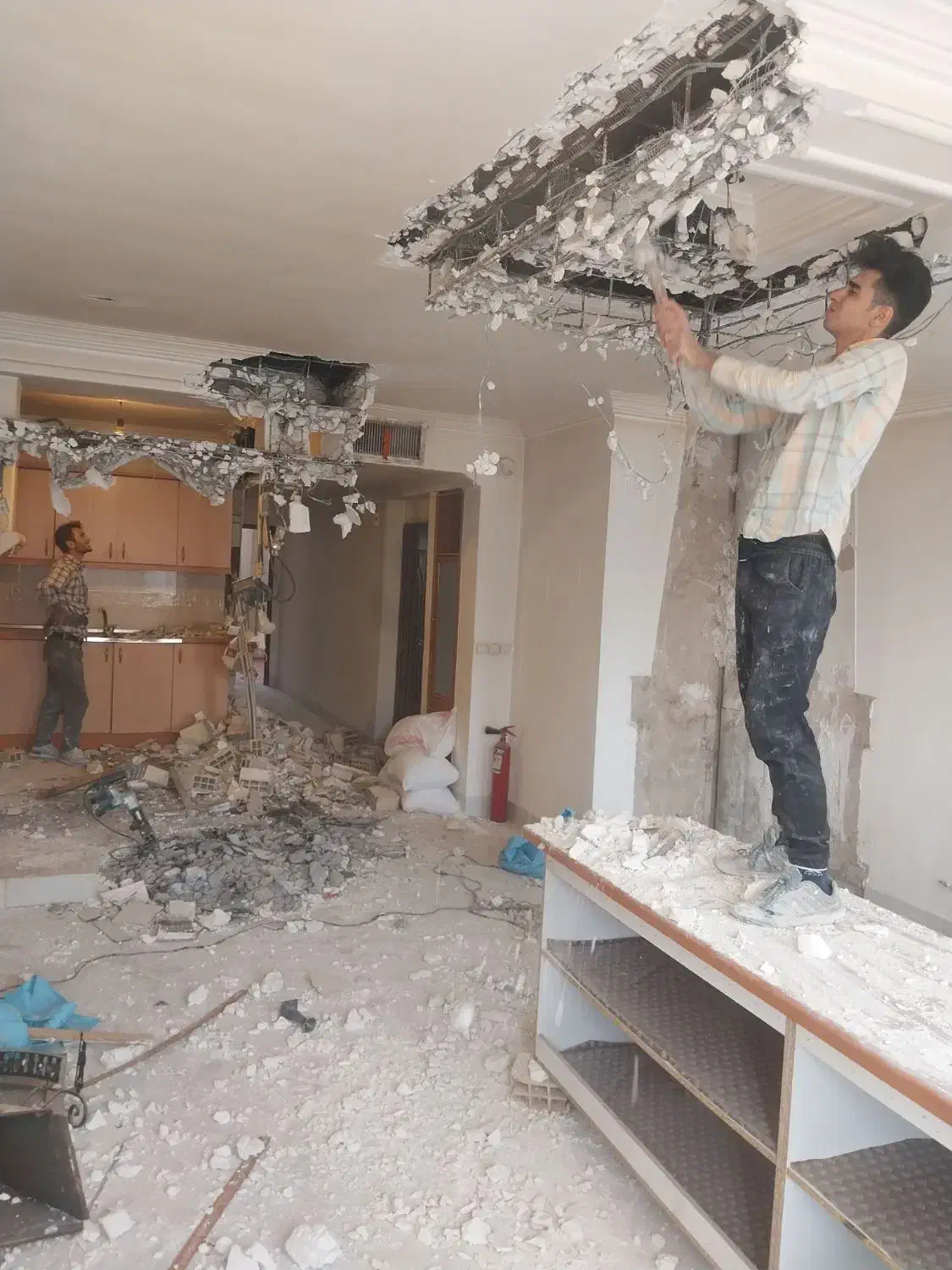 تخریب، پیمانکاری و بنایی ، کاشی کاری و سرامیک کار|خدمات پیشه و مهارت|مشهد, وکیلآباد|دیوار