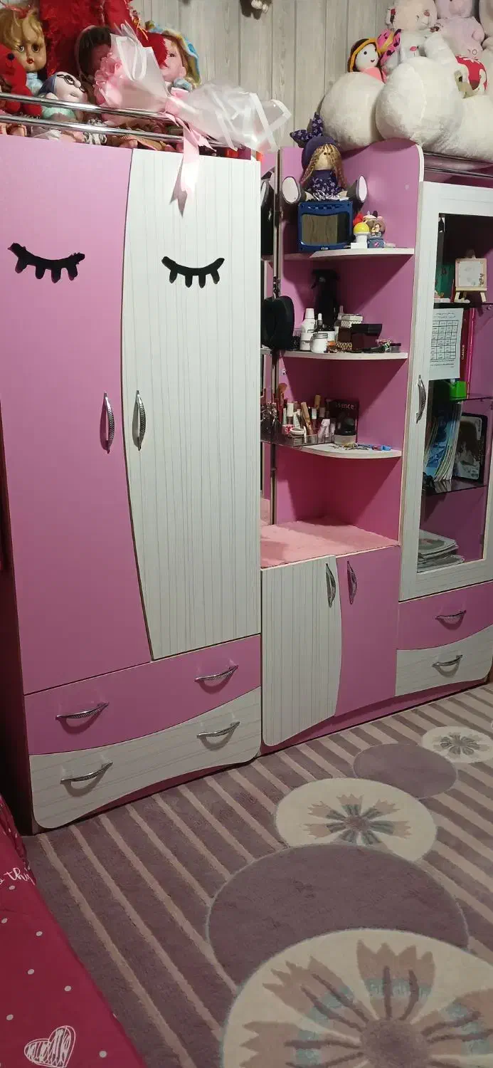 سرویس خواب نوجوانی با تشک تخت و رو تختی و فرش|تخت و سرویس خواب|اصفهان, ارداجی|دیوار