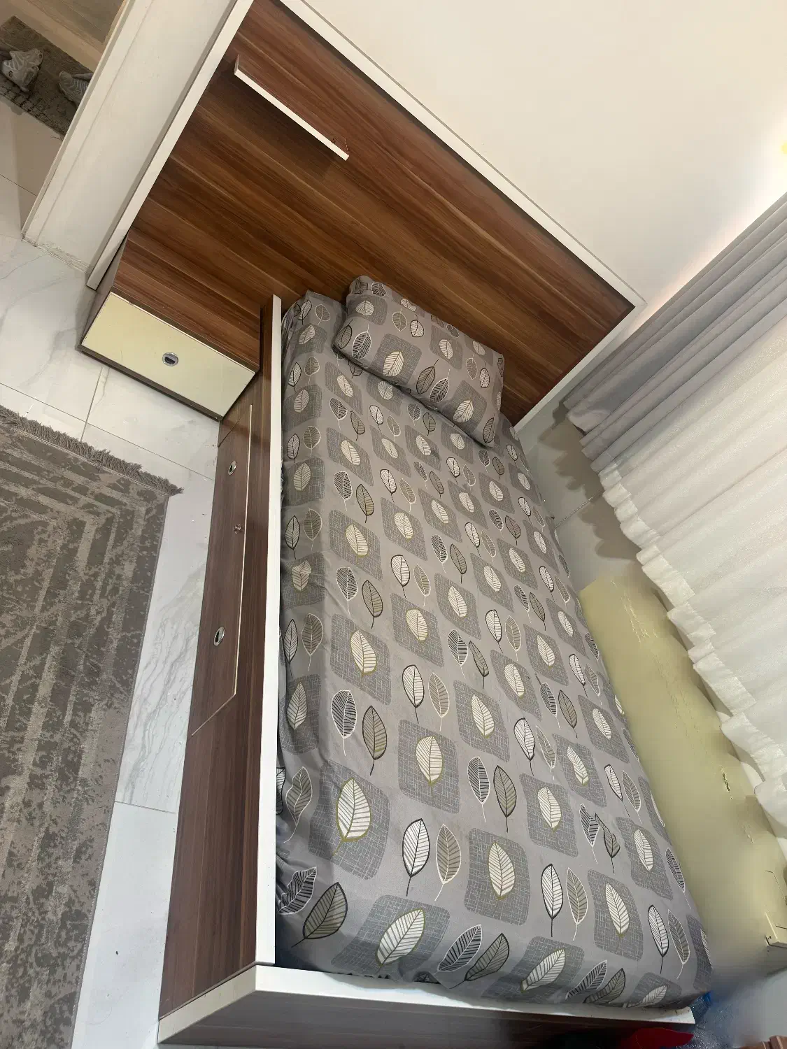 میز ارایش دو تیکه در حد نو تمیز سالم تختم هم موجود|تخت و سرویس خواب|تهران, اکباتان|دیوار