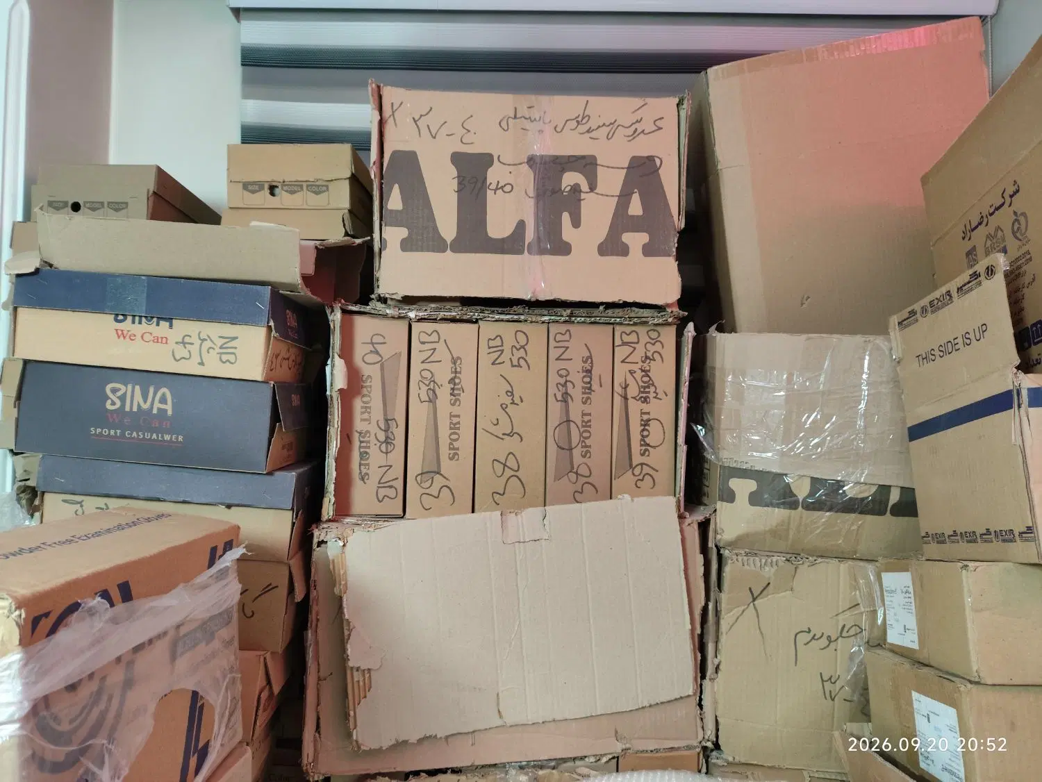 فروش ۱۶۰ جفت کتونی نصف قیمت به علت تغییر شغل|کیف، کفش، کمربند|تهران, قلمستان|دیوار