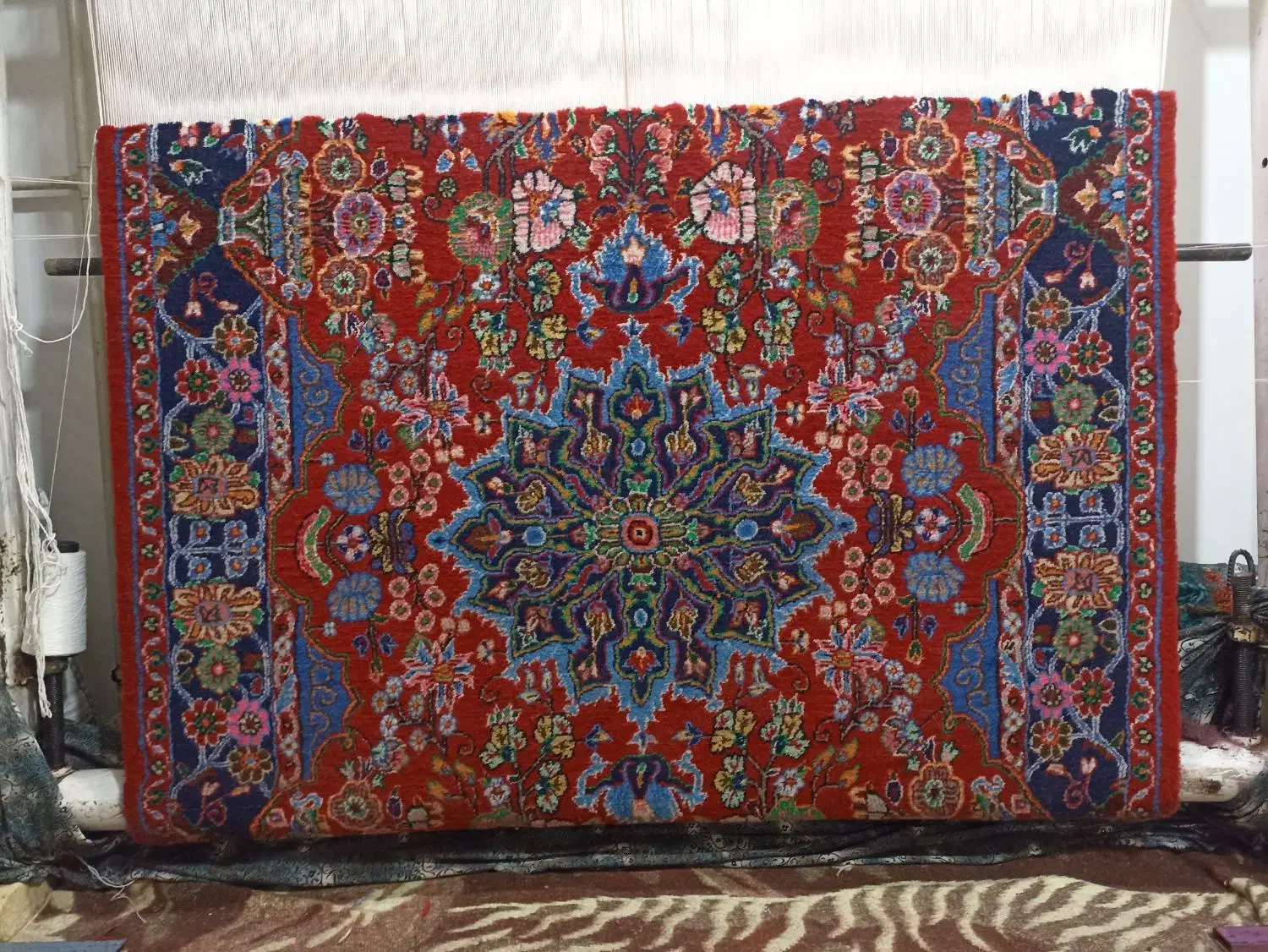 فرش های دستباف دوعددریزبافت ابریشم زیاد کارشده|فرش|نهاوند, |دیوار