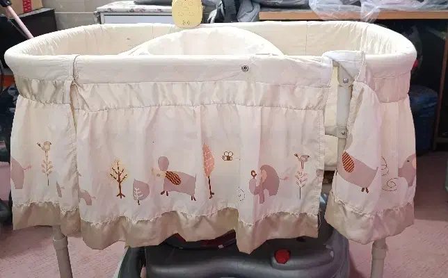 گهواره|تخت و صندلی بچه|یزد, |دیوار