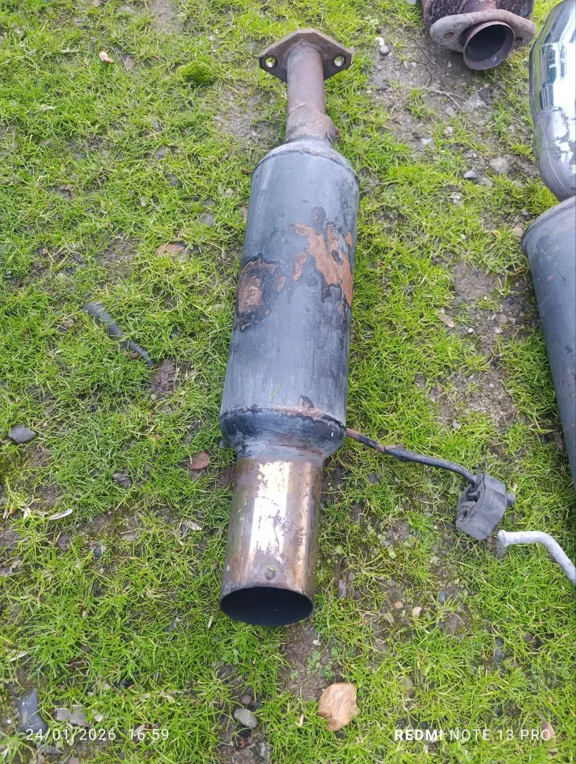 اگزوز|قطعات یدکی و لوازم جانبی|رشت, آتشگاه|دیوار