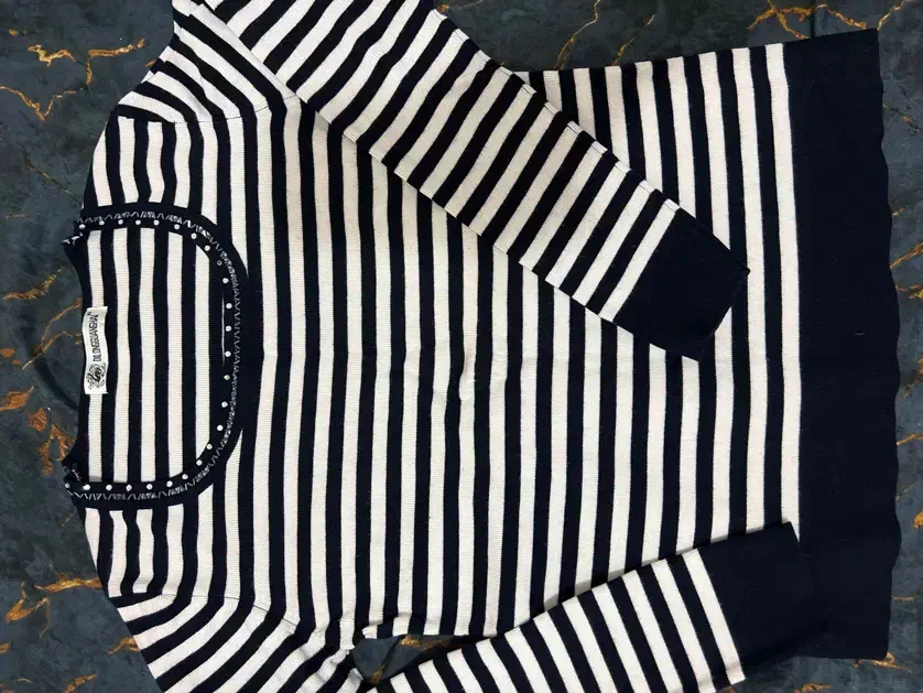 تعدادی لباس گرم نو وسالم وجذاب|حراج|فسا, |دیوار