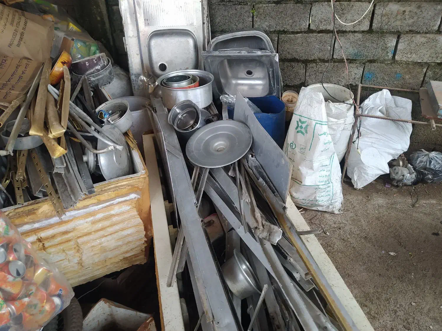 خرید لوازم کهنه خونه و منزل وانباری|خدمات پیشه و مهارت|لاهیجان, بازکیاگوراب|دیوار