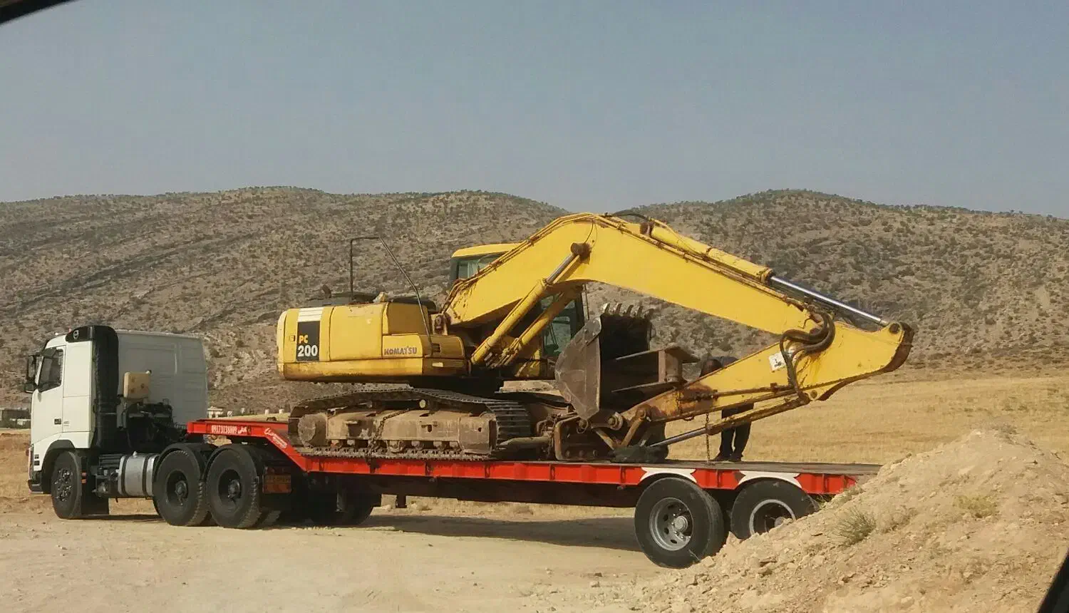 بیل مکانیکی کوماتسو 200 آماده بکار|خودرو سنگین|شیراز, غدیر جنوبی|دیوار