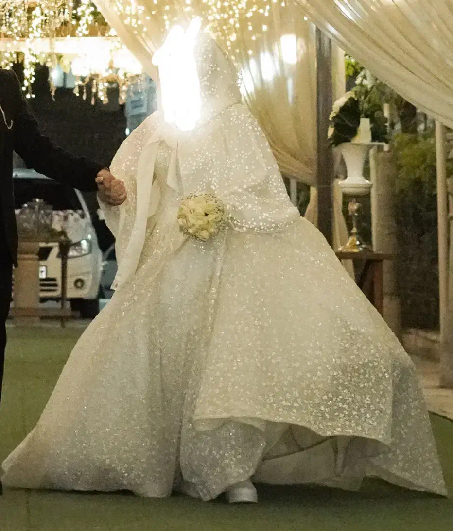 لباس عروس|لباس|کاشان, ولیعصر|دیوار