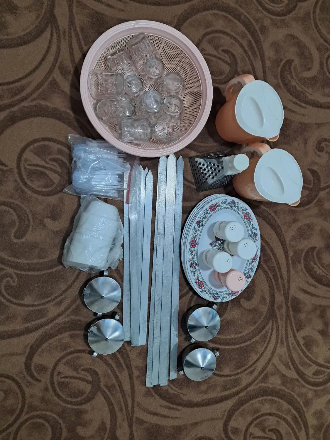 ک ب ا ب ی|ظروف پخت‌وپز|لوندویل, |دیوار