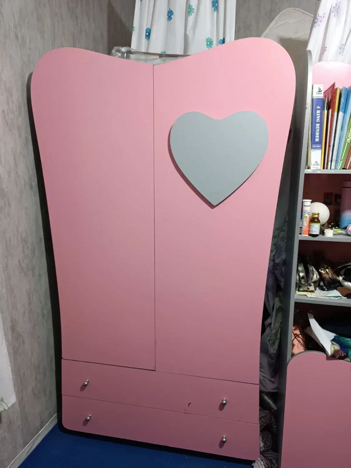 کمدوکتابخانه|تخت و سرویس خواب|شیراز, کوشک میدان|دیوار