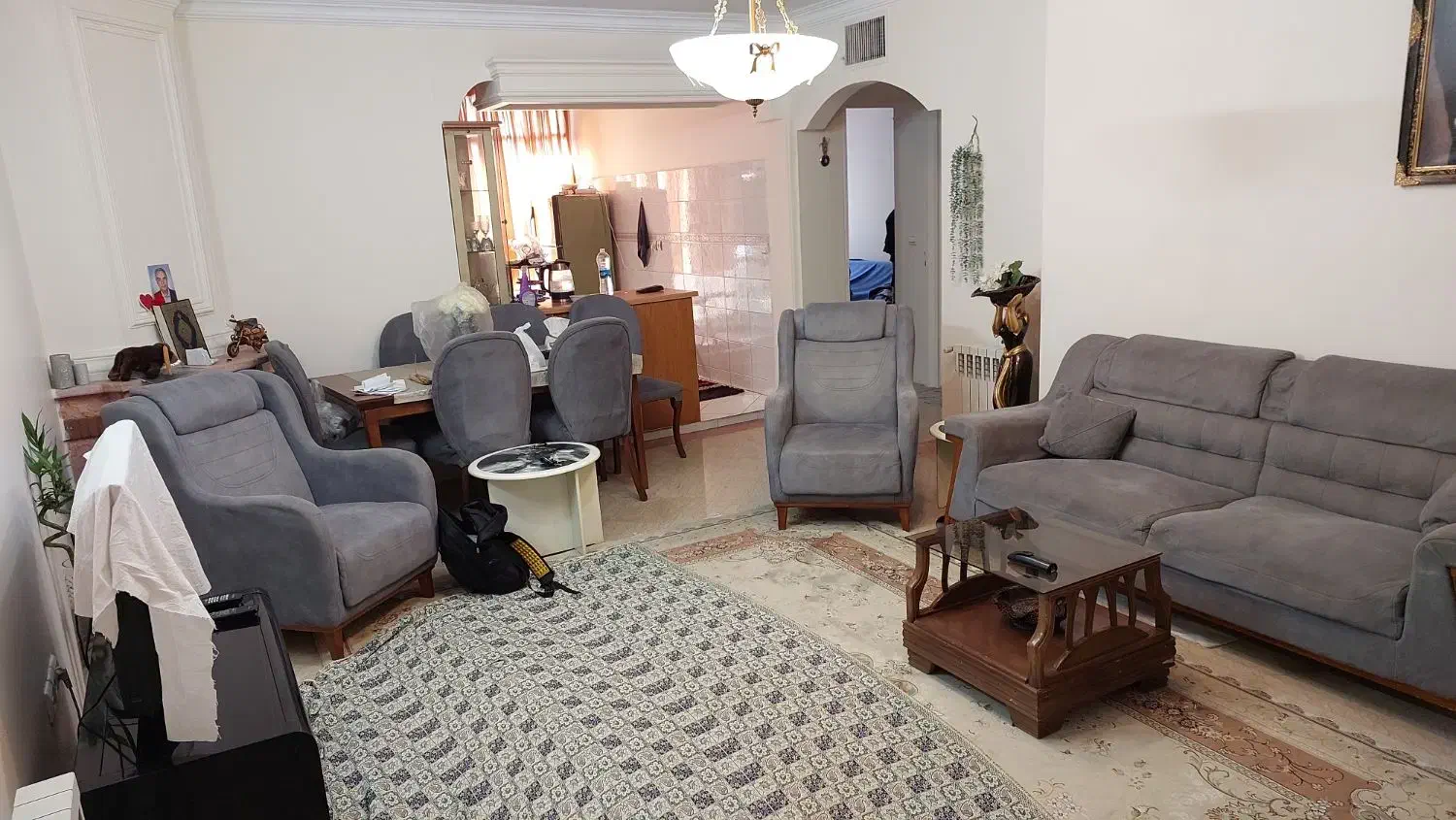 مبل راحتی و میز ناهار خوری ۶ نفره|مبلمان خانگی و میز عسلی|تهران, منیریه|دیوار