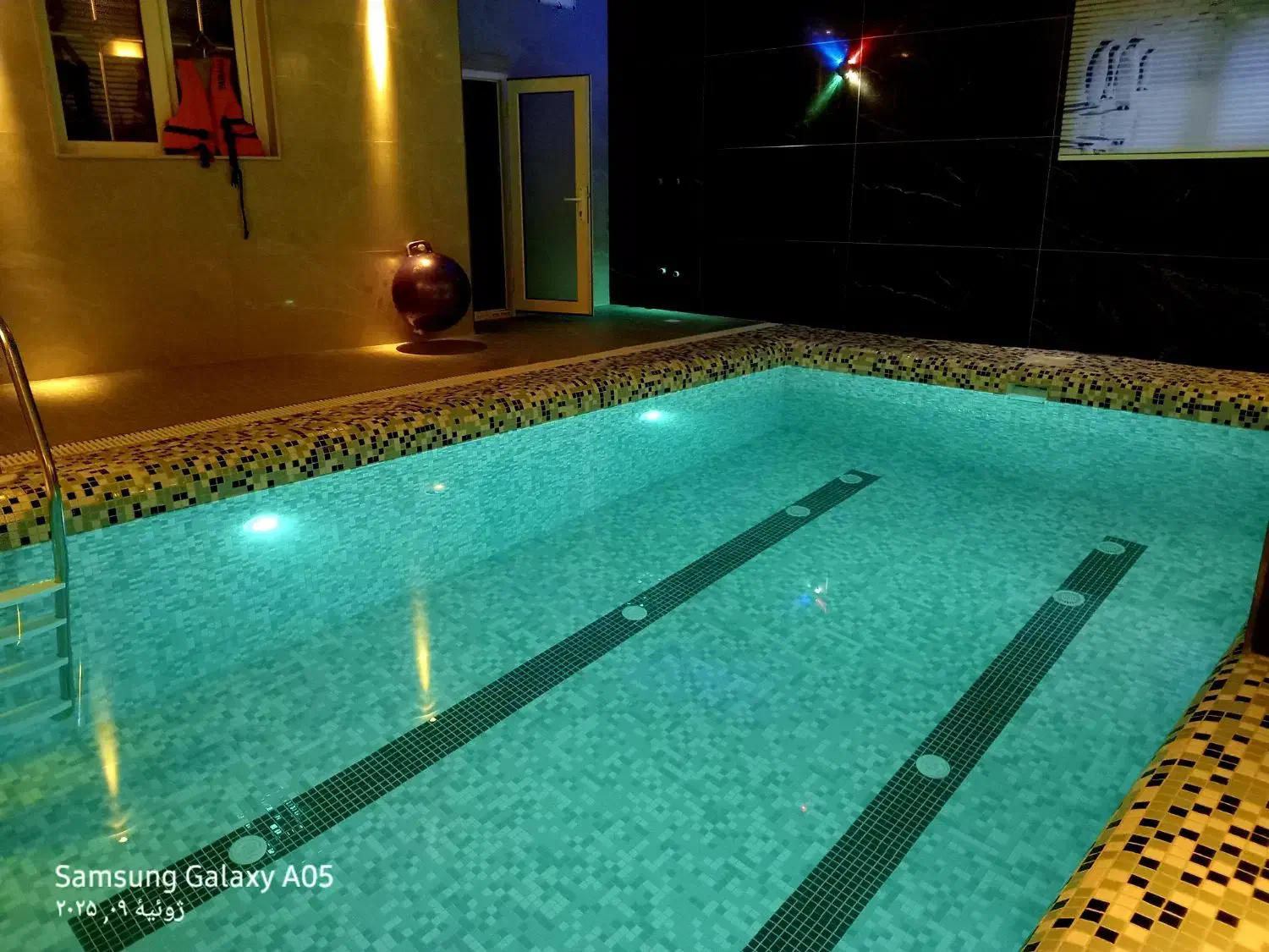 ویلا استخردار دوخوابه فول (مالک م)|اجارهٔ کوتاه‌مدت ویلا و باغ|بندر انزلی, طالب آباد|دیوار