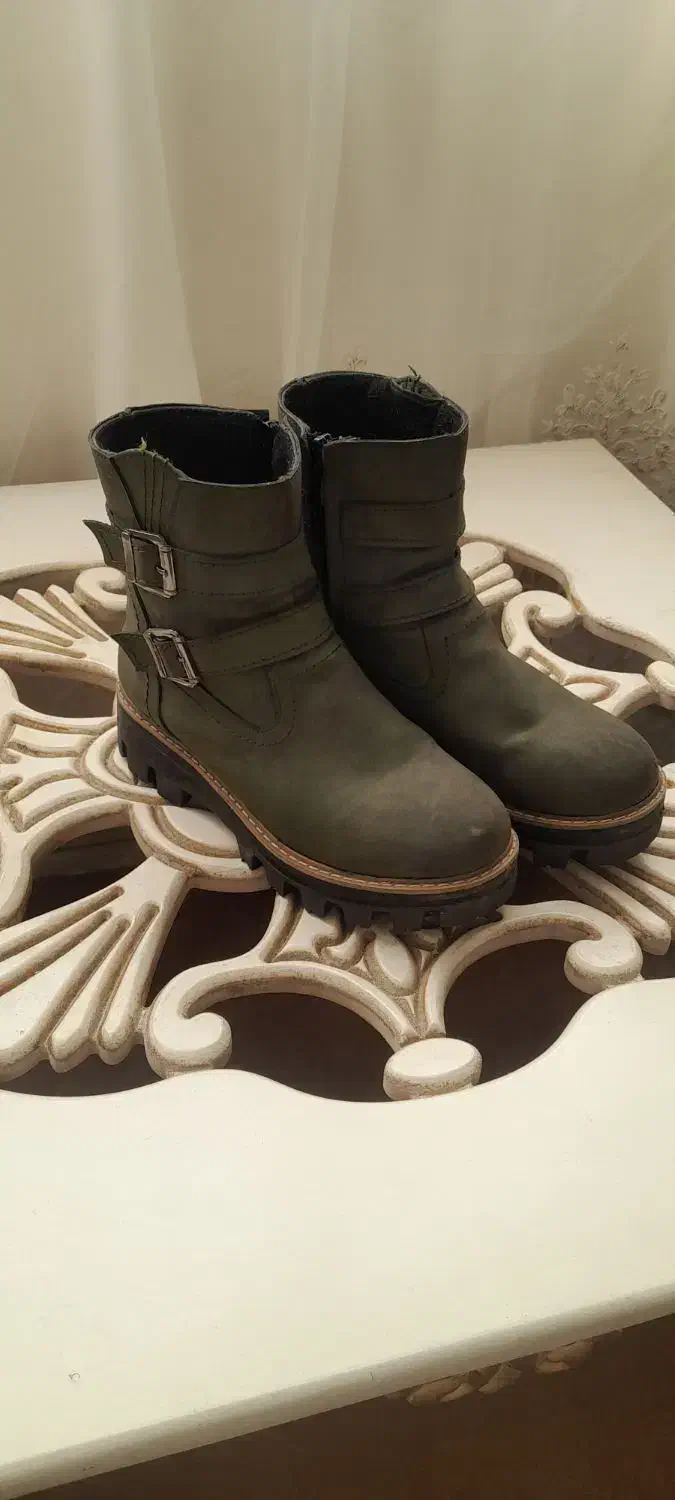 پوتین|کیف، کفش، کمربند|اردبیل, |دیوار