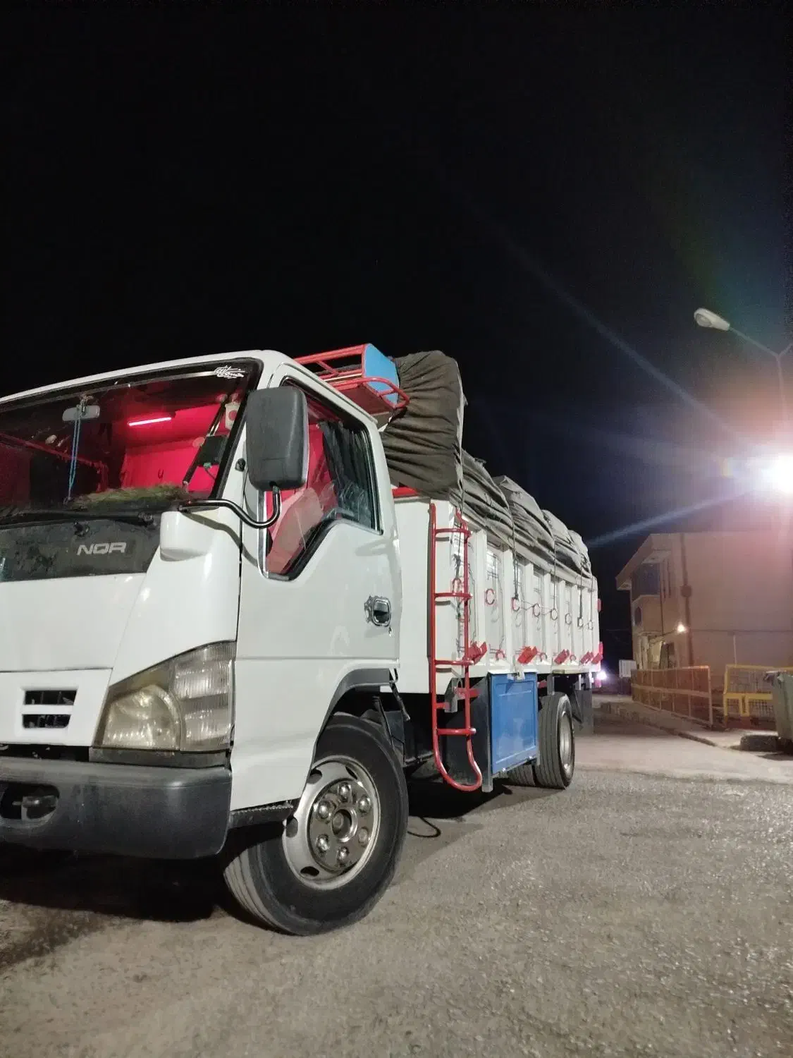 ایسوزو مدل 86 بی رنگ|خودرو سنگین|اسلام‌شهر, ملک‌آباد|دیوار