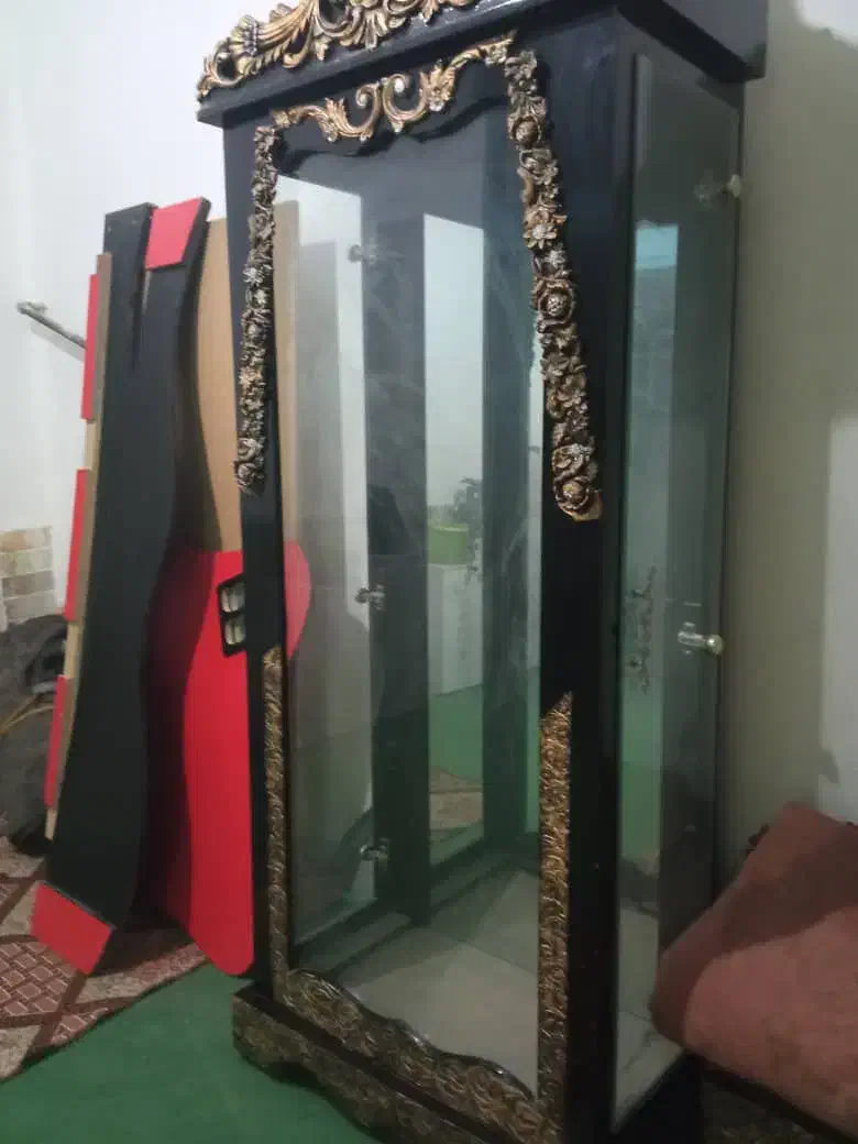 تخت نوجوان باویترین|تخت و سرویس خواب|خمینیشهر, |دیوار