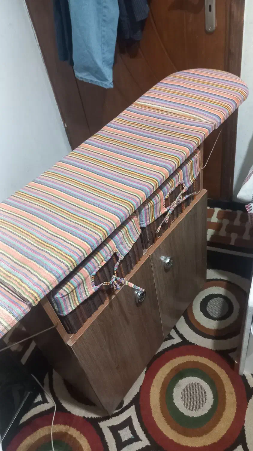 میز اتو و چرخ خیاطی|مبلمان خانگی و میز عسلی|مشهد, زمرد|دیوار