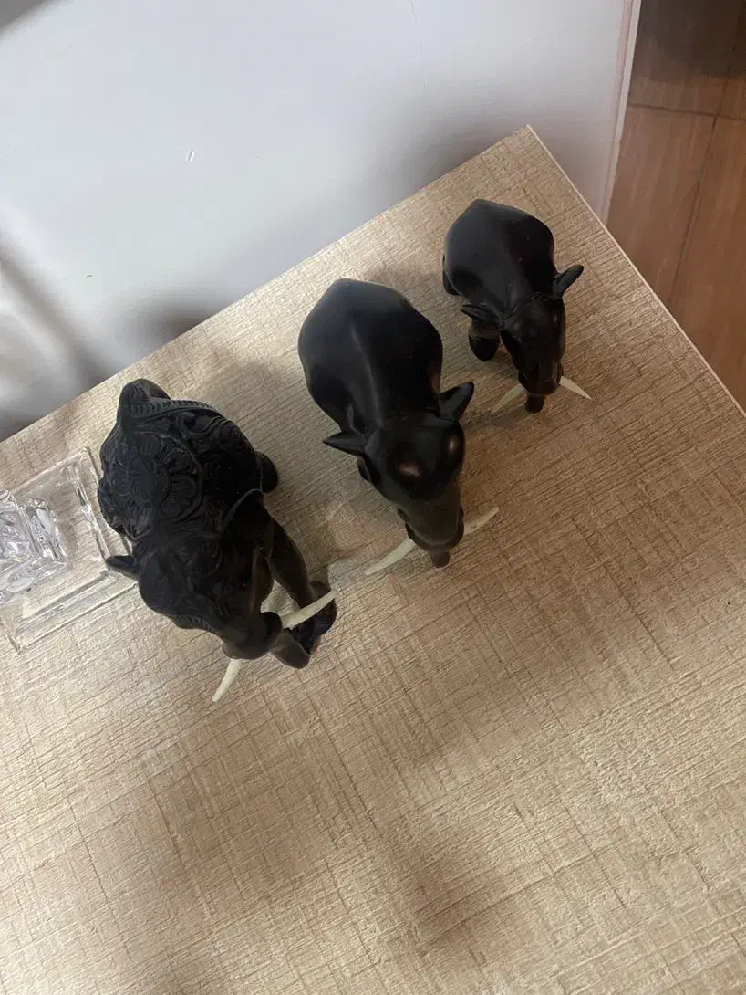 مجسمه نایلندی فیل|مجسمه، تندیس، ماکت|تهران, آبشار تهران (دریاچه)|دیوار