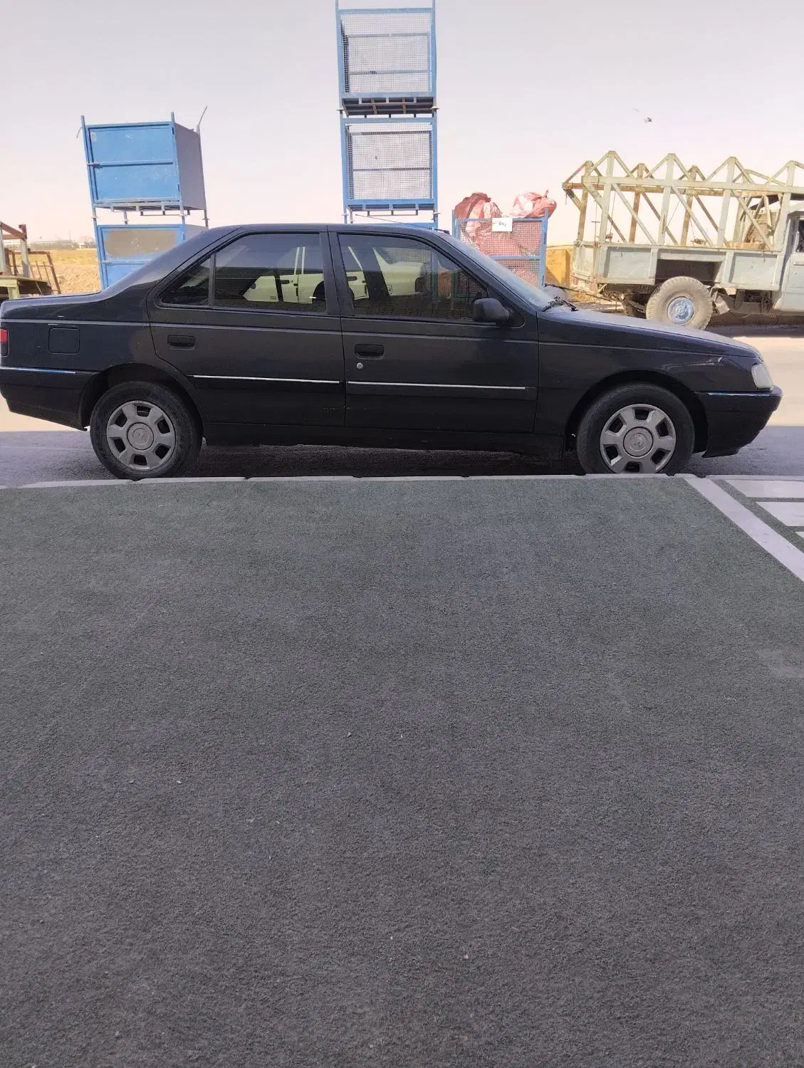 405 مدل 84 دورنگ|خودرو سواری و وانت|شهرکرد, |دیوار