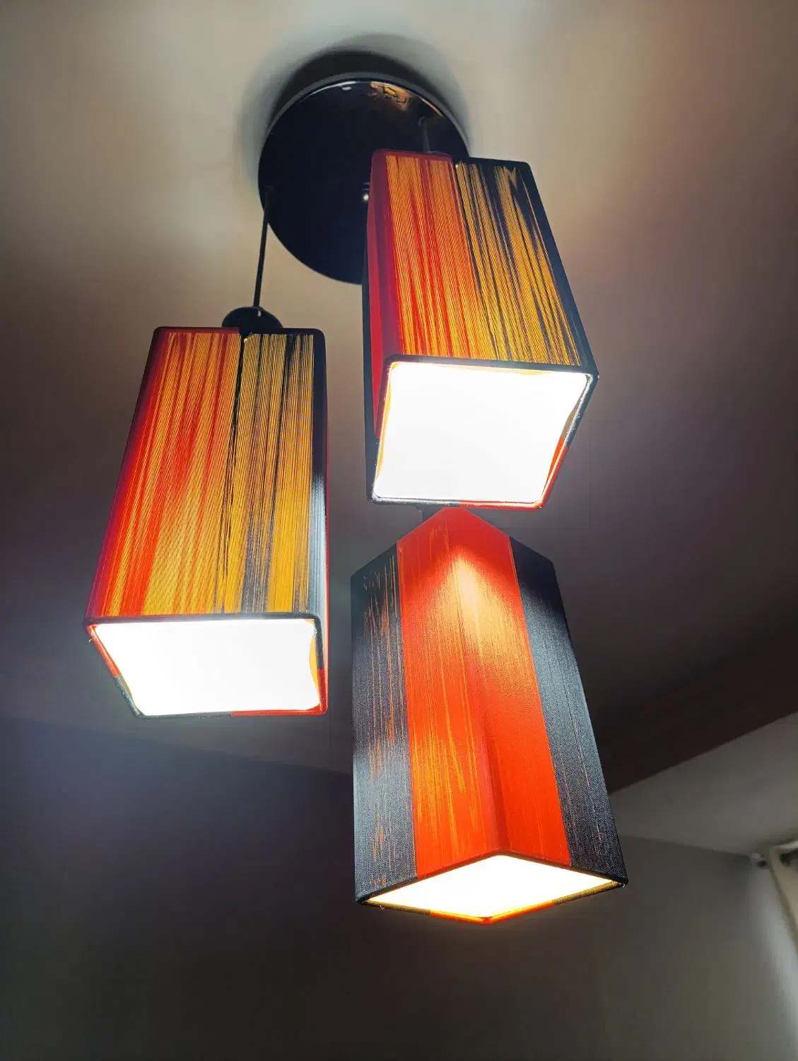 لوستر سه شاخه لوکس|لوستر و چراغ آویز|کرج, مهرویلا شمالی|دیوار