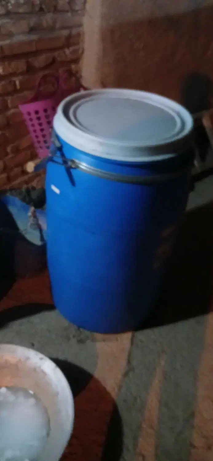 دبه (بشکه گالن)|ظروف نگهدارنده، پلاستیکی، یک‌بارمصرف|تبریز, |دیوار