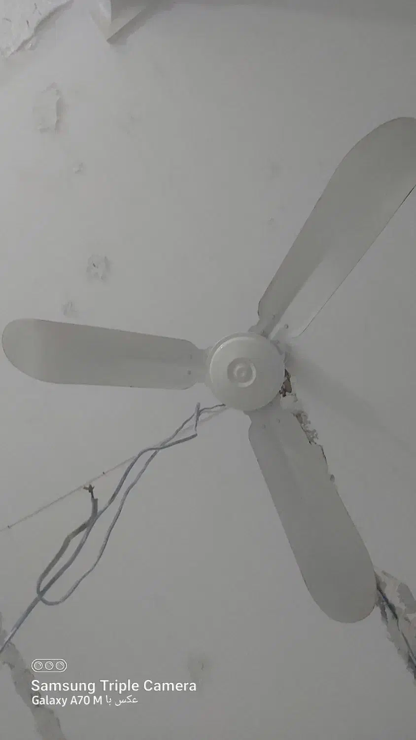 پنکه سقفی سالم|پنکه و تصفیه‌کنندهٔ هوا|قم, سراجه (۱۵ خرداد)|دیوار