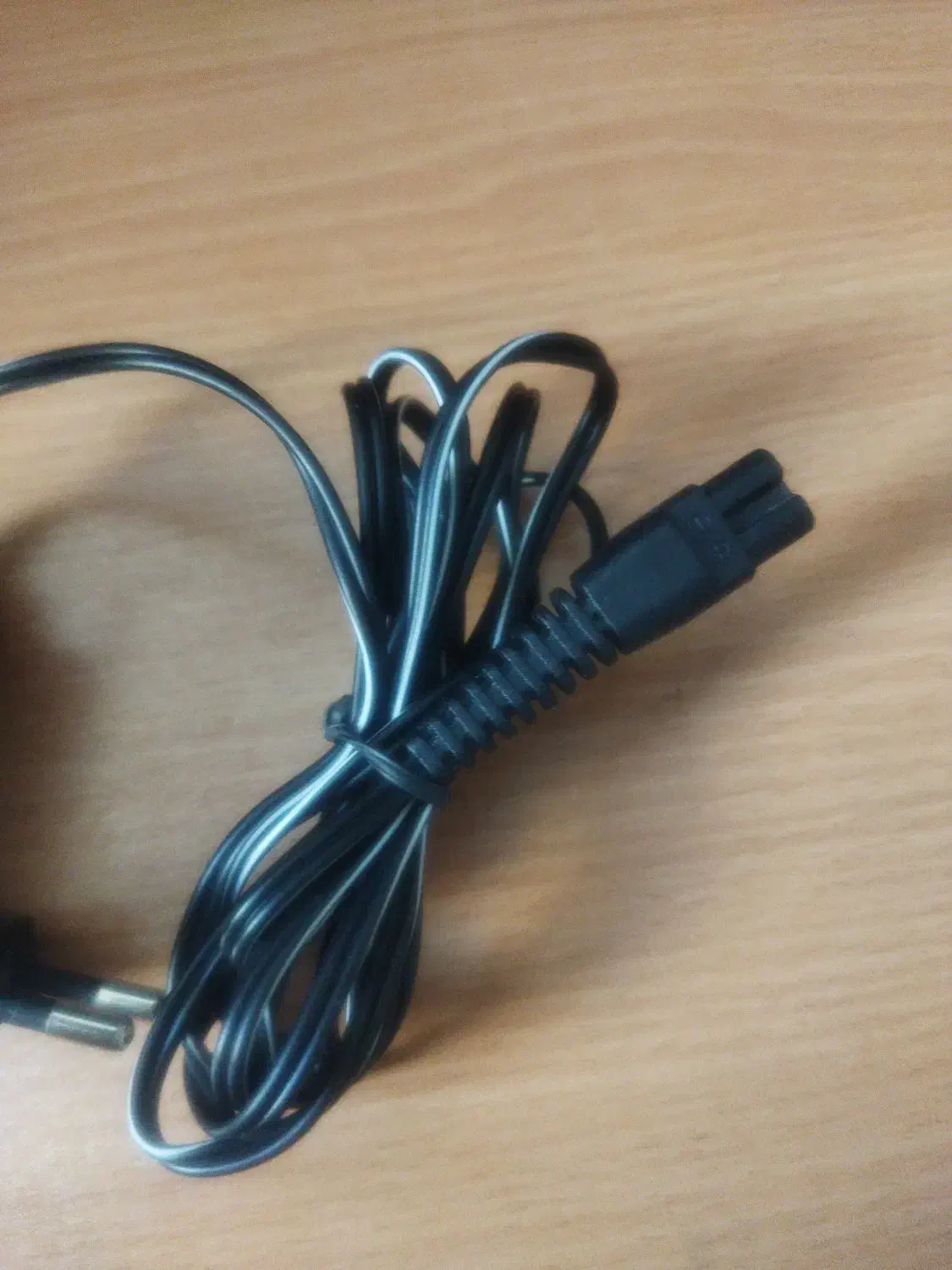 آداپتور برق ماشین اصلاح شارژی|آرایشی، بهداشتی، درمانی|اسفراین, |دیوار