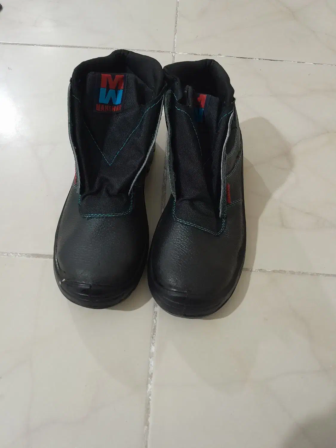 کفش ایمنی|کیف، کفش، کمربند|پرند, فاز ۴|دیوار