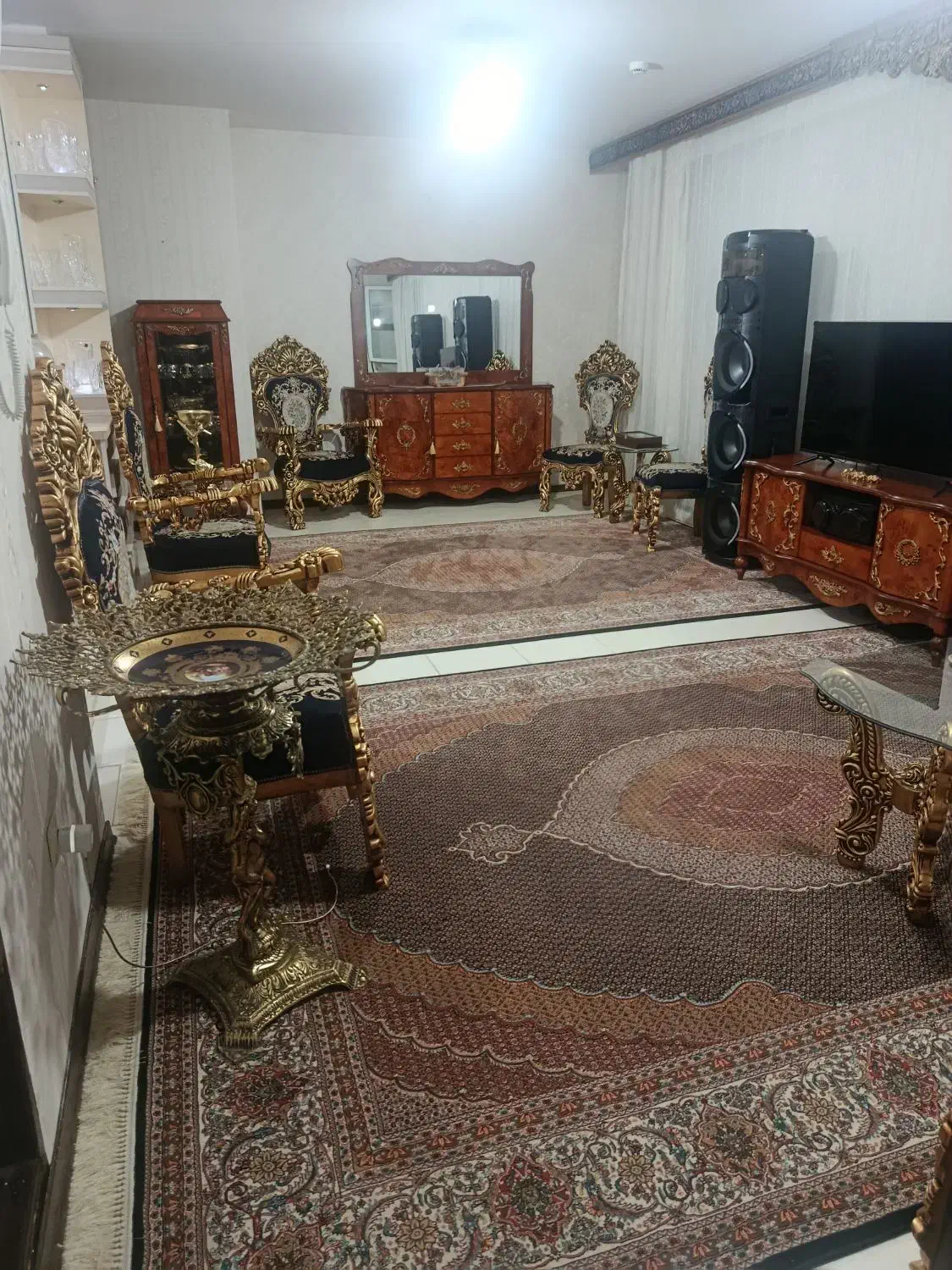 مبل سلطنتی مدل دسته شیری چوبی|مبلمان خانگی و میز عسلی|سهند, |دیوار