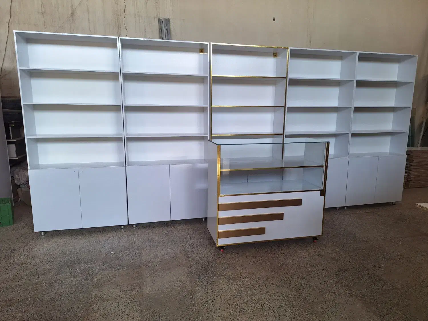 شلف کتابخانه دکور کمد لباس قفسه پیشخوان مغازه|فروشگاه و مغازه|اصفهان, گورت|دیوار