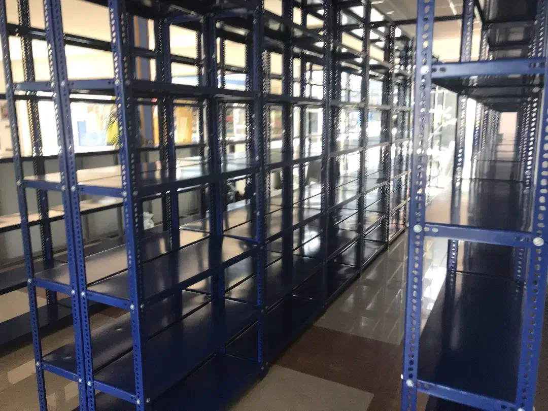 فروش انواع قفسه های پیچی و انباری|فروشگاه و مغازه|لاهیجان, کوی خزر|دیوار