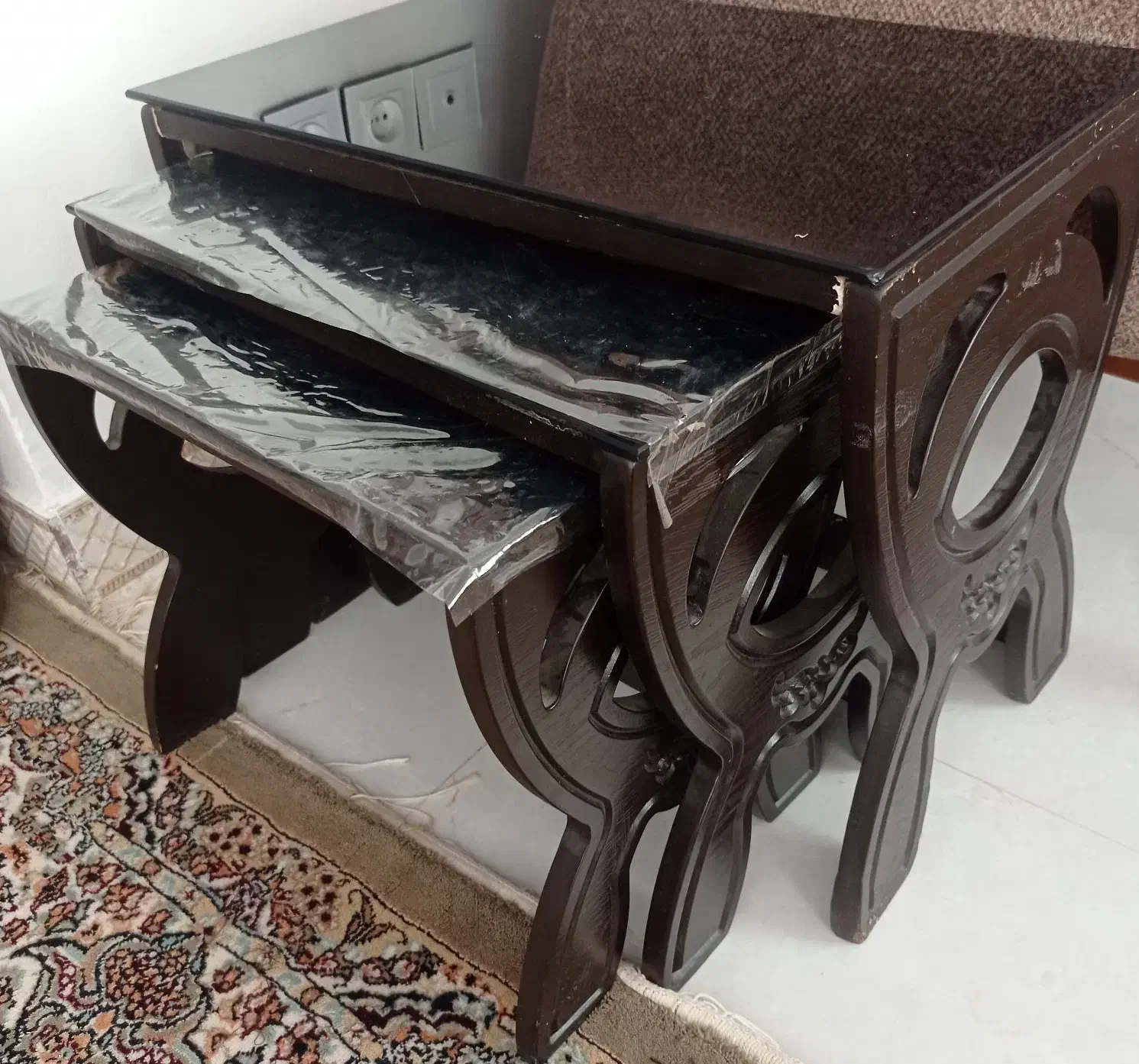 میزجلومبلی به همراه سه تاعسلی|مبلمان خانگی و میز عسلی|بهار, |دیوار