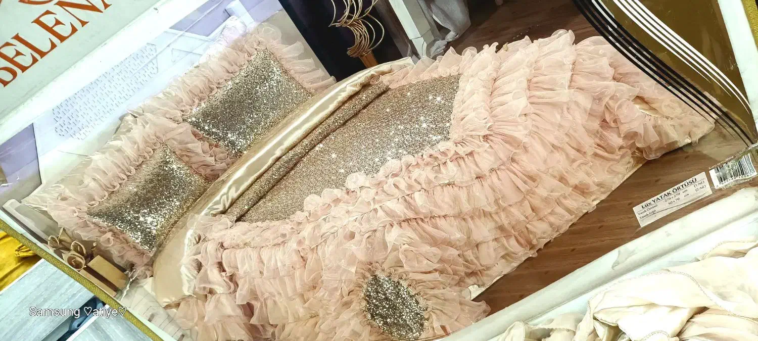 رو تختی عروس نو|رختخواب، بالش، پتو|مسجد سلیمان, |دیوار