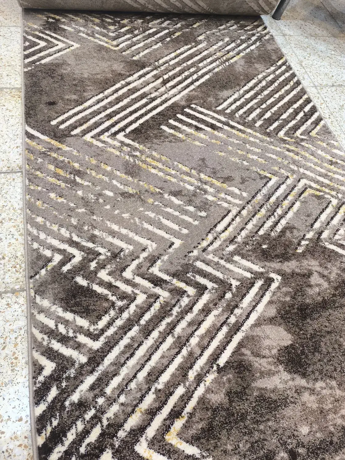 کناره فرش فانتزی نسکافه فروشگاه تندیس ۲۱۰۶|فرش|قم, شاه ابراهیم|دیوار