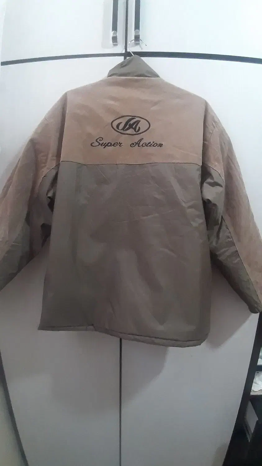 کاپشن|لباس|اصفهان, پزوه|دیوار