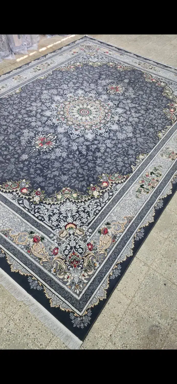 طرح‌های متنوع و چشم نواز|فرش|یزد, |دیوار