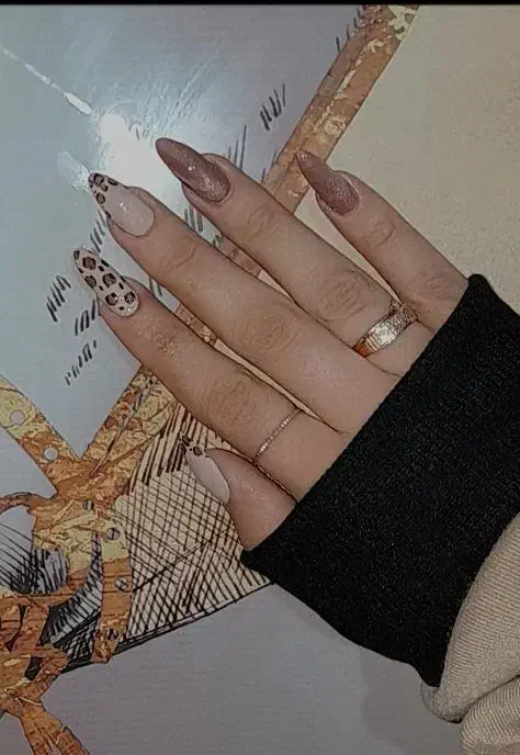 آموزش وانجام خدمات کاشت ناخن و پدیکور پا نوبهار|خدمات آرایشگری و زیبایی|کرمانشاه, |دیوار