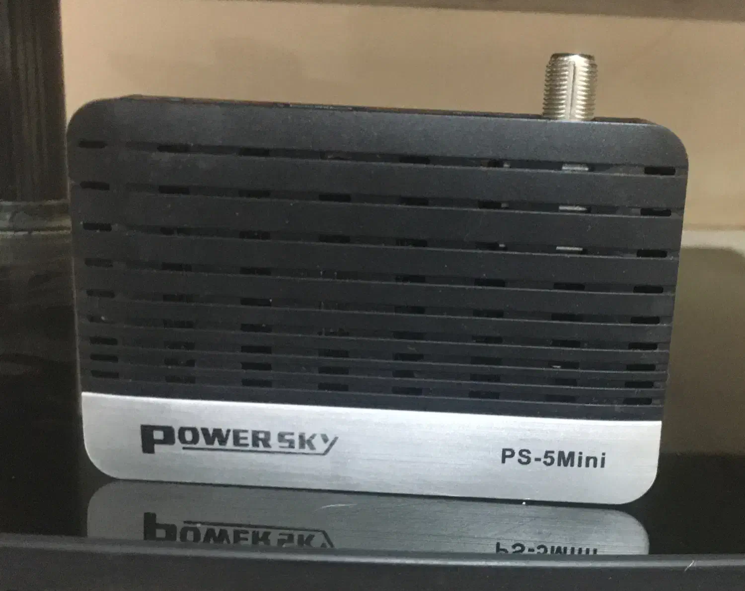 گیرنده دیجیتال|صوتی و تصویری|پرند, فاز ۶|دیوار