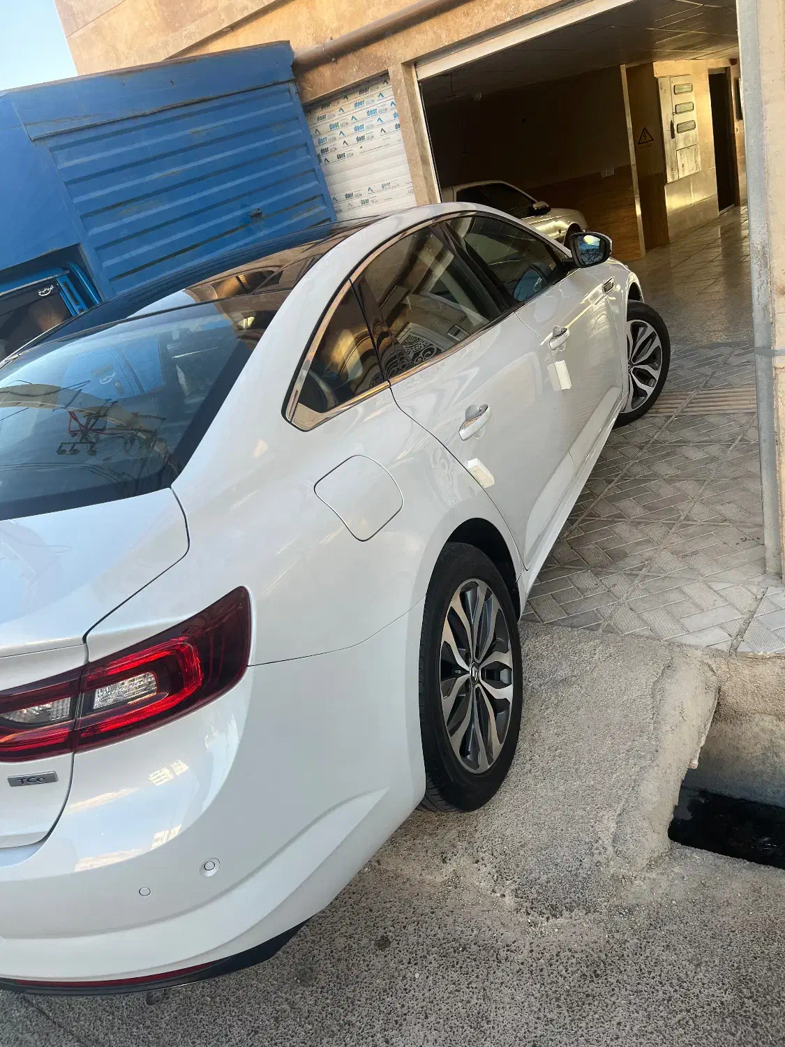 تالیسمان ۲۰۱۷ e3 داخل مشکی|خودرو سواری و وانت|شیراز, حومه شیراز|دیوار