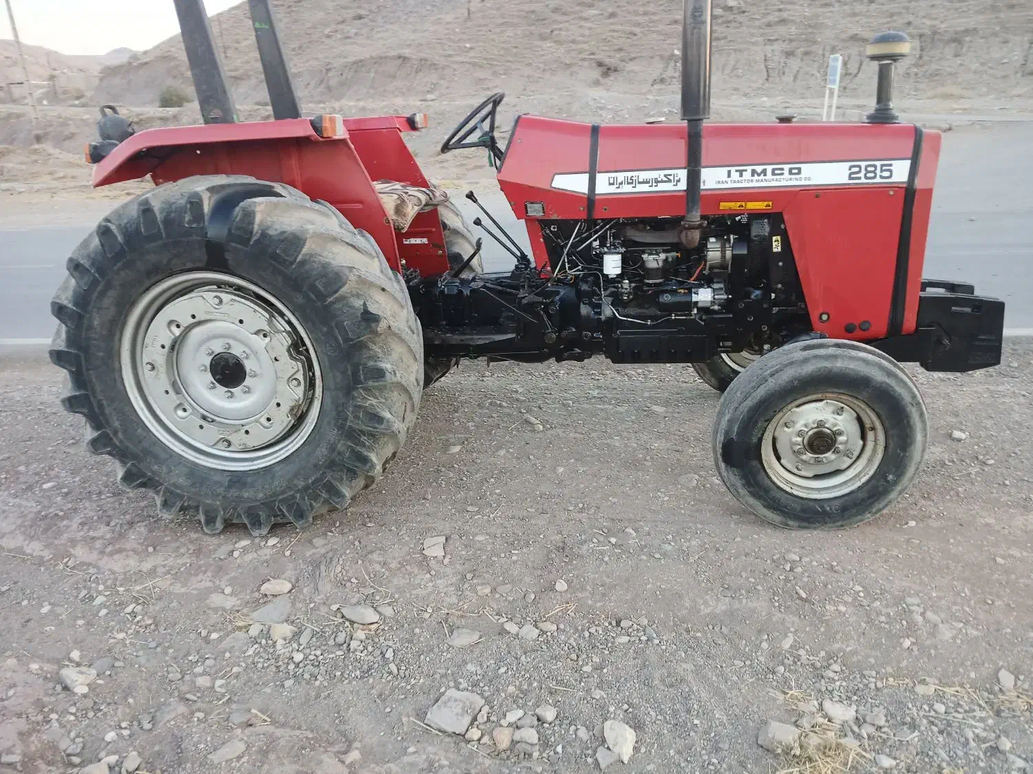 تراکتور ۲۸۵ تک عروسک|خودرو سنگین|زنجانرود, |دیوار