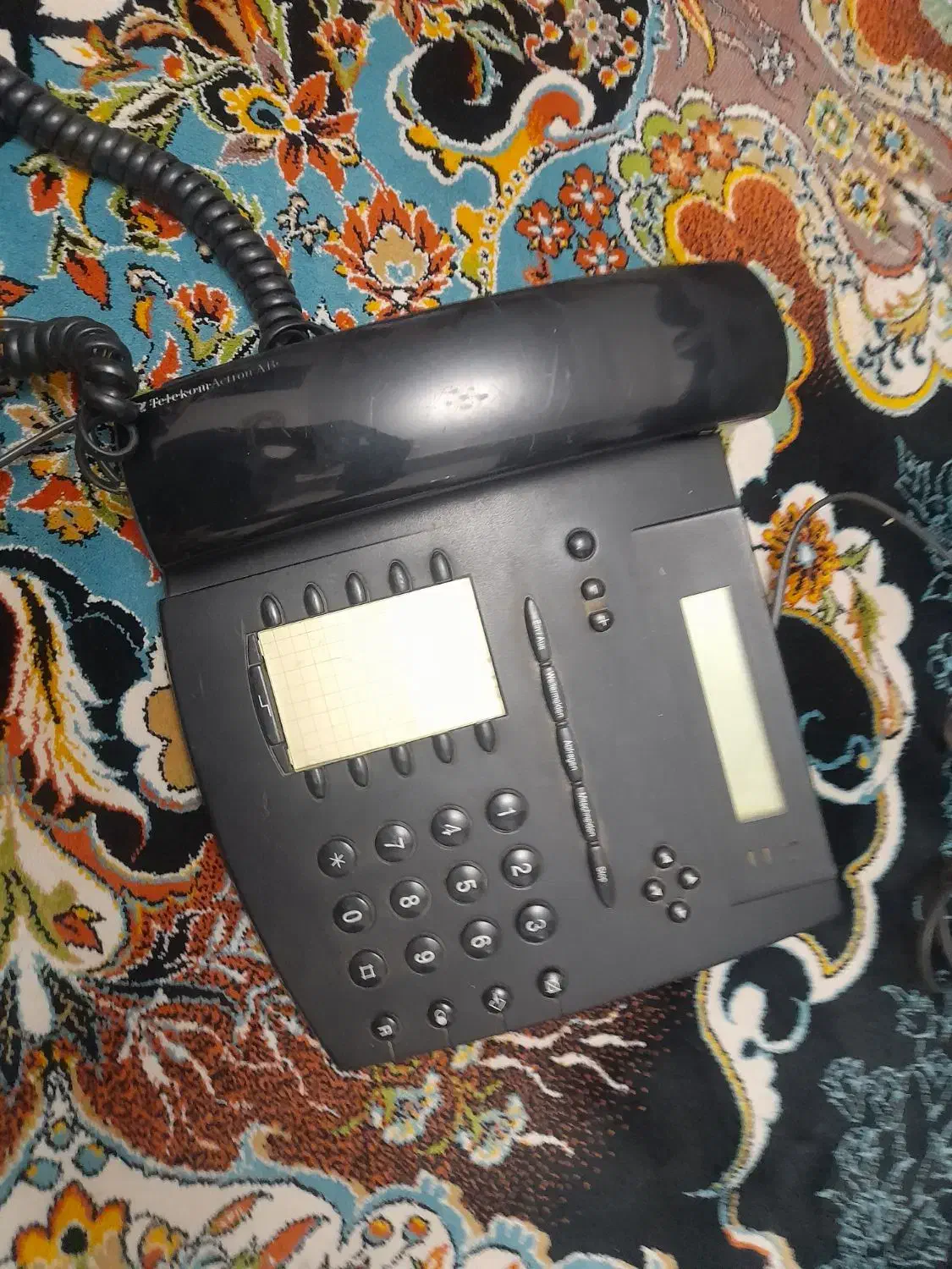 تعدادی تلفن رومیزی در حد نو|تلفن رومیزی|پرند, فاز ۶|دیوار