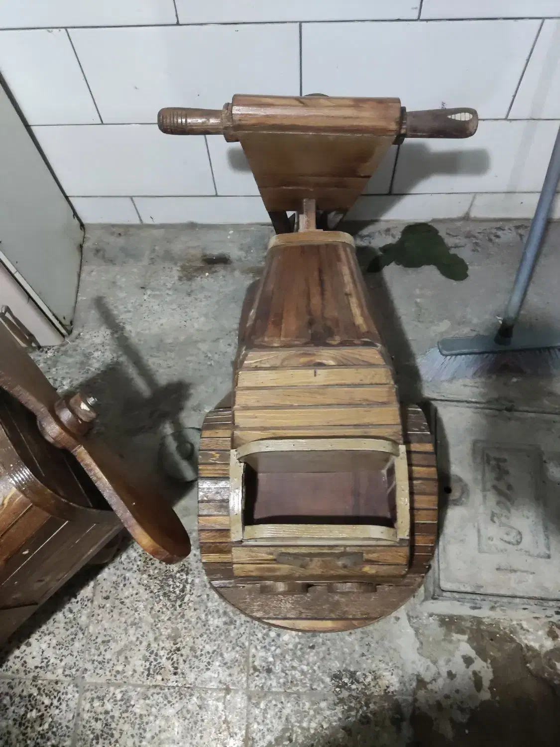 وسایل تزئینی|اسباب‌‌بازی|بروجن, |دیوار